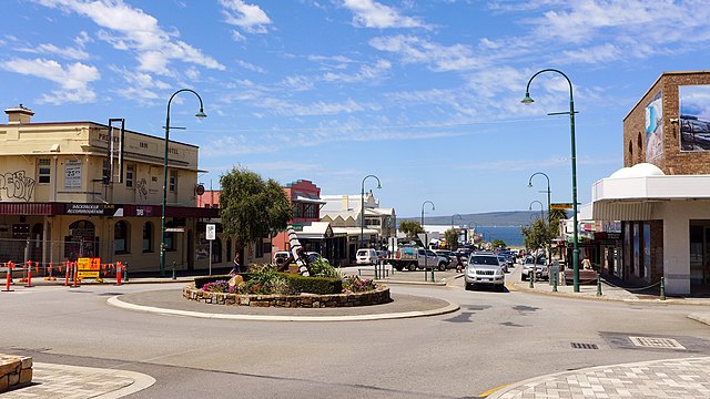 Concrete Cutting Albany https://commons.wikimedia.org/wiki/File:York_Street,_Albany,_Western_Australia,_2019_%2801%29.jpg